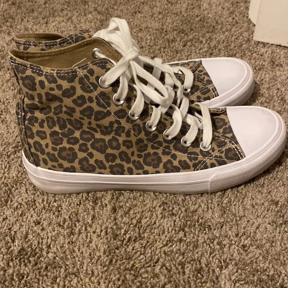 High tops - Picture 2 of 4